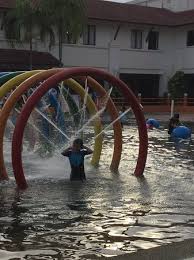 Englishclub english for work series. Kolam Mandi Kakak Kanak Selamat Dan Air Hanya Di Paras Lutut Picture Of Sempurna Resort Kuantan Tripadvisor