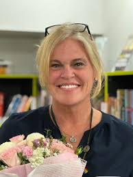 Jennifer Delashmutt's Instagram, Twitter & Facebook