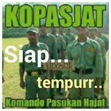 Beginilah kalau hansip belajar baris berbaris lucu ngakak abis youtube. Komandan Pasukan Hajat Hahahha Hansip P Tertawa Lucu Desain