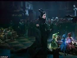 Юная волшебница малефисента вела уединенную жизнь в зачарованном лесу, окруженная сказочными существами. Watch Maleficent Full Movie Online Or Download Maleficent 2014 Hd Free Cinema 21