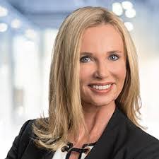 Julie Visser's Instagram, Twitter & Facebook