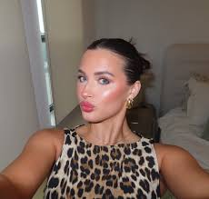 Danielle Heiman (@danielleaheiman) • Instagram photos and videos