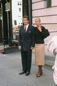 Check spelling or type a new query. Warum Carolyn Bessette Kennedy Die Ultimative Sommer Stilikone Der 90er Ist Vogue Germany