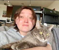 Hiya! My name is Kiera, I'm 23 and moving with a friend to Glasgow to start  our postgrads in September. I'm studying Stem Cell Engineering and am  looking for a two-bed flat