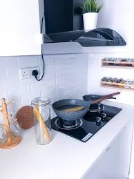 Dengan memasang kabinet dapur pada rumah, maka dapur tidak hanya berfungsi sebagai tempat untuk memasak saja. Makeover Sendiri Dapur Sempit 7 Kaki Modal Rm 2 746 60 Impiana Dapur Ikea Kabinet Dapur Kabinet