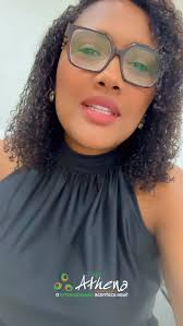 O início da vida escolar não precisa ser duro, nem marcado por pressa ou  rupturas. Chegar a um novo espaço exige cuidado, porque toda chegada  carrega incertezas, expectativas e um pedido silencioso