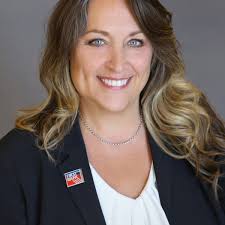 Karen Bowker's Instagram, Twitter & Facebook