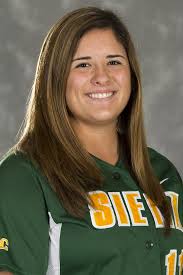 Softball Sweeps Sacred Heart