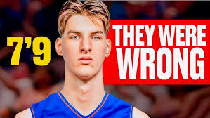 Derrick Fears's Instagram, Twitter & Facebook