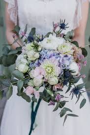 Diese einladung ist perfekt für ihre elegante hochzeit. Deutsch Schottische Hochzeit Hochzeitsblog The Little Wedding Corner Schottische Hochzeit Brautstrauss Rosen Brautstrauss Sommer