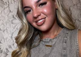 Amanda Moorehead's Instagram, Twitter & Facebook