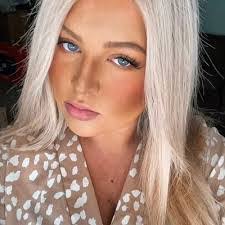 Jody Hinkel's Instagram, Twitter & Facebook