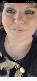 Connie Wickham's Instagram, Twitter & Facebook