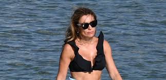 Μετάβαση στην πλοήγηση πήδηση στην αναζήτηση. Ale3andra Pasxalidoy Sthn Ellada Me Thn Korh Ths