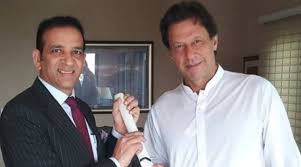 Former pakistan cricket captain imran khan said it was not the right. Photo Pakistan Pm Elect Imran Khan Gifted Bat Signed By Indian Cricket Team Sports News The Indian Express