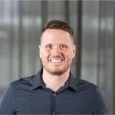 Jennifer Pfab's Instagram, Twitter & Facebook