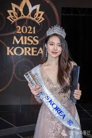 순수미술을 전공한 최서은(26)이 '2021 미스코리아 선발대회'의 진으로 당선, 65번째 왕관의 주인공이 됐다. Zcuw49guaerdom