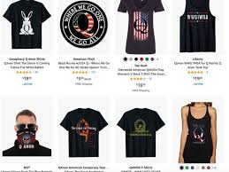Amazon begründet diesen schritt mit einem verstoß gegen seine richtlinien, die anstößige oder andere unangemessene inhalte verbieten. Amazon Walmart Etsy Sellers Listing Hundreds Of Qanon Items For Sale