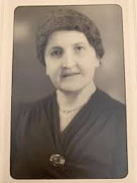 Children of the Hon James Butler, bottom R Blanche, my grandmother, other  two are Grace Butler Murphy and Joe Butler