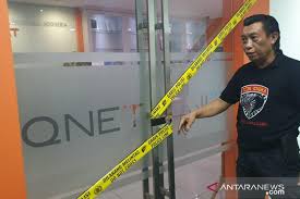 Check spelling or type a new query. Tim Cobra Polres Lumajang Geledah Dan Police Line Kantor Q Net Di Jakarta Antara News Jawa Timur
