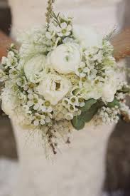 Wildflowers are fresh, natural, inspiring and are one of the best choices for a spring or summer wedding. Color Inspiration Fresh White And Ivory Wedding Ideas Modwedding Wedding Flowers White Wedding Flowers Wedding Bouquets