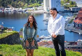 She started her television career in tv romerike in 1997, and was hired in tv 2 i 2001. Tv 2 Lager Helnorsk Allsang Pa Grensen I Sommer Kampanje