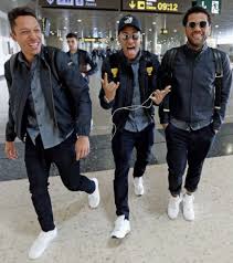 Check spelling or type a new query. Pin De Rogelio Yanes Em Neymar Jr Neymar Jr Dani Alves Neymar