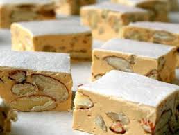 Le Nougat Tendre En Ses Nombreuses Variantes Archzine Fr Nougat Recette Recette Bonbon Pates De Fruits Maison