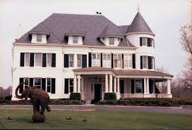 Vice president gerald ford rose to the presidency before he could use it, and his own vice the navy still maintains the house, mr denyer said, while the vice president's residence foundation. Where The U S Vice President Gets To Live Hint It S Not In The White House