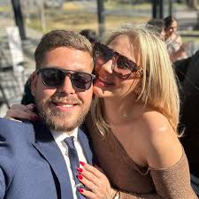 I have a 2 month old and our day naps just do not happen, we've tried  everything: swaddle, white noise, dark room and putting her down drowsy,the  same time, I also have