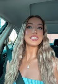 Abbie Richard's Instagram, Twitter & Facebook