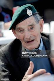 118 Cafe Gondree Photos & High Res Pictures