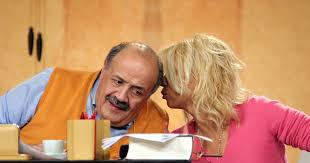 Io credo che nel matrimonio debba scattare una grande solidarietà. Maurizio Costanzo Ci Sara Un Motivo Se Sto Da 25 Anni Con Maria Il Tempo