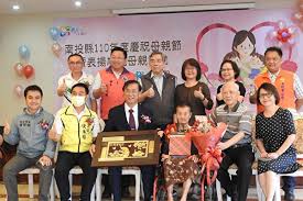 今年 bazaar 為大家推介 10 大名貴又實用的父親節禮物排行榜! D62q2fa2acn5am