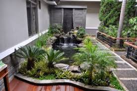 Material yang digunakan juga hanya beton atau bata yang diplester, namun disesuaikan dengan taman sekitarnya. 20 Model Kolam Ikan Minimalis Ini Jadikan Rumah Lebih Asri Sejasa Com