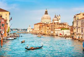La magia de sus canales atrapa cada año a millones de turistas, que se acercan a esta joya del adriático para. Original 68088flechazos News Viajes Luna De Miel Destinos Venecia Italia 12767232 1 Esl Es Venecia Italia Jpg Born Realist