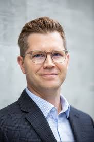 Alex Izatt's Instagram, Twitter & Facebook