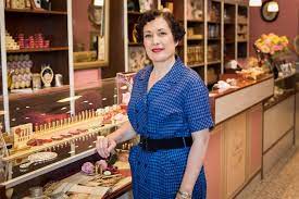 Founder of bésame cosmetics, gabriela hernandez, talks about makeup throughout the ages. How Besame Cosmetics Harkens Back 100 Years To Create A Contemporary Brand Beauty Independent