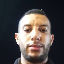 Perennial CrossFit Games competitor Dan Bailey provides commentary