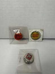Vintage bottle caps, set of 3. Dodger Orange, Mason’s Root Beer, 7-up.