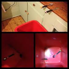 Both the pressure from several mice plus their sharp nails will inevitably pop the balloon. 5 Clever Ways To Make A Simple No Kill Trap For Mice Rats Macgyverisms Wonderhowto