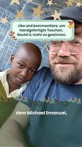 Habt ihr das leise, aber herzliche "Hello" am Anfang gehört? 👋🥰 Das ist  die 6-jährige Gloria! Sie besucht unsere Happy Kids Academy in Ahero und  wir finden: Sie ist einfach super süß. ​