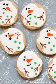 Easy Melted Snowman Cookies How To Decorate Holiday Cookies Recipe Cookies Recipes Christmas Melting Snowmen Cookies Christmas Sugar Cookies