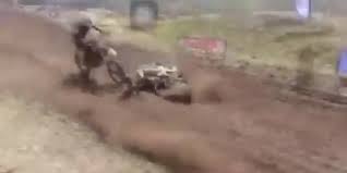 Alberto wey zapata bacur manejaba su chevrolet corsa por la ruta nacional 40 y calle 5 cuando perdió el control del vehículo, chocó y volcó. O Mq Myiei4uhm