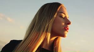 Hollywood Benedict // Castle Of Illusion