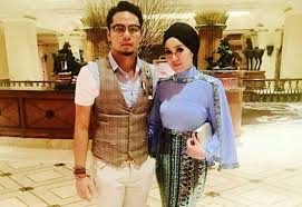 Instagram59, mawar fareeda, mawar rashid dan kekasih 2016, mawar fizo, ibu mawar rashid, mawar rashid wiki, mawar rashid drama, mawar rashid accident11, mawar rashid masuk uitm, dewi remaja, mawar rashid bertudung, bahkan sampai nombor telefon bimbit daripada mawar rashid juga ramai. Syafiq Kyle Nafi Pukul Uqasha Senrose