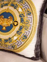 Questo pouf sacco è una poltrona che non passa inosservata, perfetta per studenti, teenager e giovani professionisti. Casa Padrino Cuscino Barocco Di Lusso In Velluto Vaso Con Leoni Bianco Oro Grigio 45 X 45 Cm Cuscino Decorativo Stampato Con Frange Accessori Decorativi Barocchi Casa Padrino De