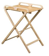 La table à langer est l'accessoire de puériculture indispensable à la naissance de bébé. J Ai Teste La Table A Langer Pliante Jade De Combelle Table A Langer Org