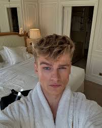 James Edward's Instagram, Twitter & Facebook