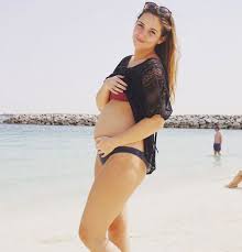 Jacqueline jossa, 28, has jetted off on holiday with her adorable daughters mia, two, and ella, six. Jacqueline Jossa Shows Off Blossoming Baby Bump In Sweet Instagram Post Hello